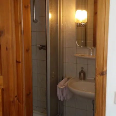 فندق Am Stadion 2*